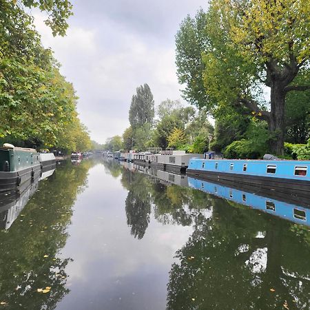 Lovely Canal Boat In Little Venice For Family & Friends London Exterior photo
