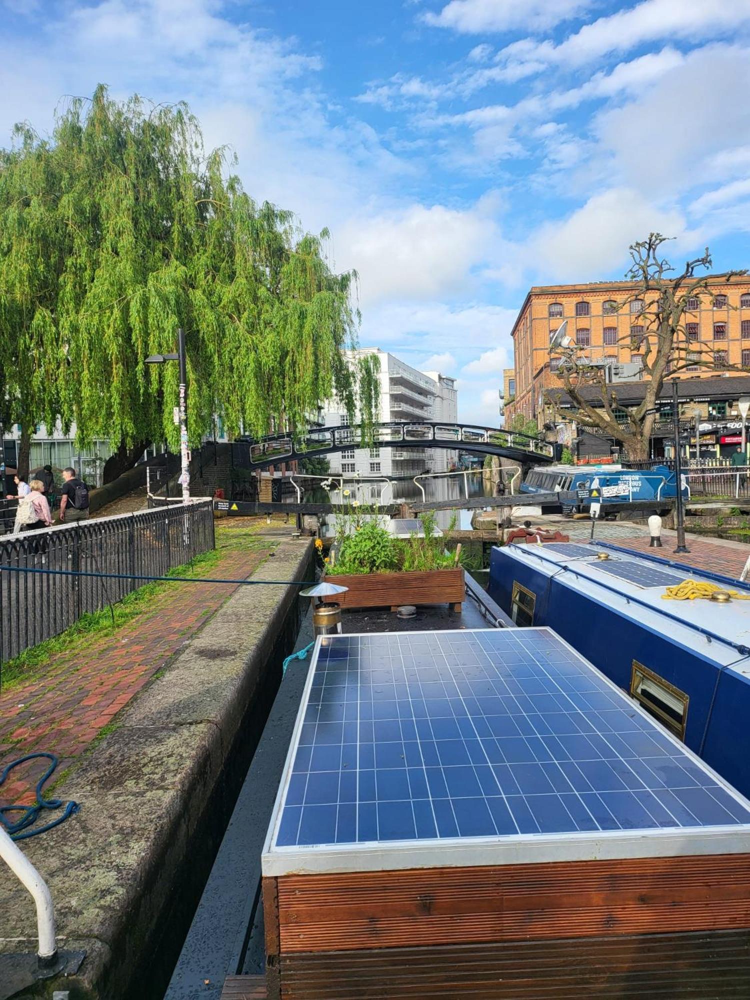 Lovely Canal Boat In Little Venice For Family & Friends London Exterior photo